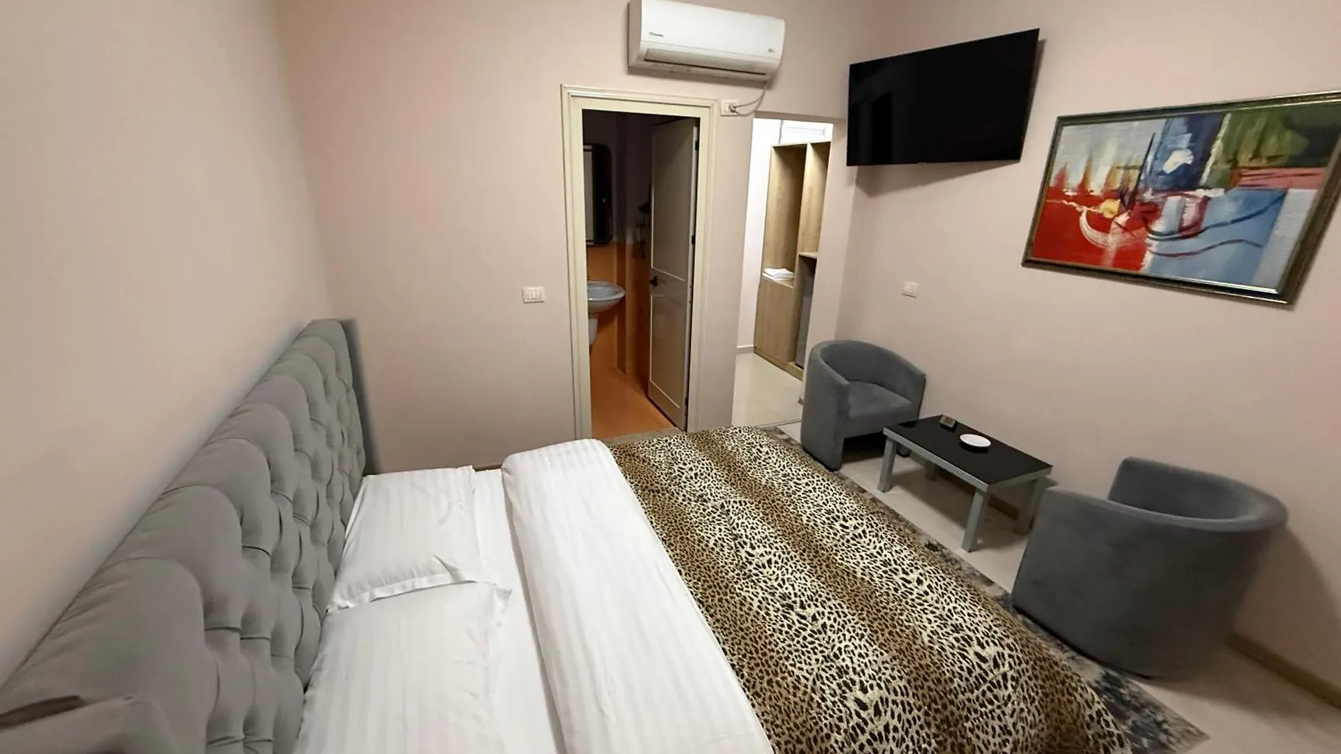 Enzo Hotel Near Lake Τίρανα 4*,  Αλβανία